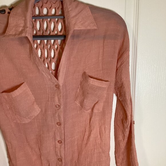 Mine Women's Crochet Back Semi Sheer Top Peach Blouse Size S Roll-up Sleeves - Picture 5 of 9